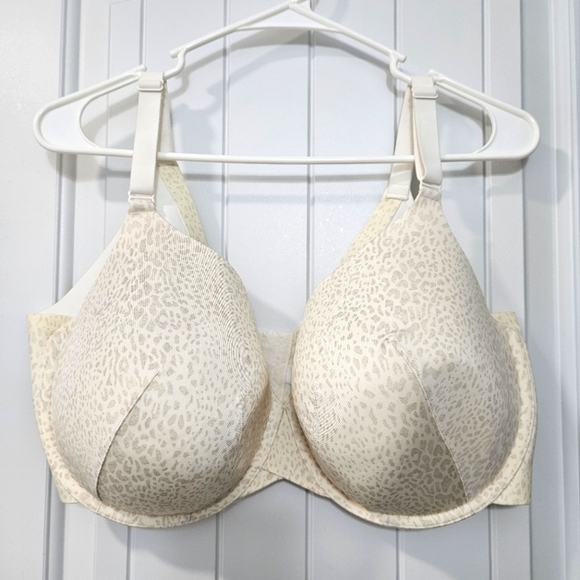 Cacique By Lane Bryant Cream Animal Print  Back smoothing Underwire Bra 42F - Picture 1 of 8
